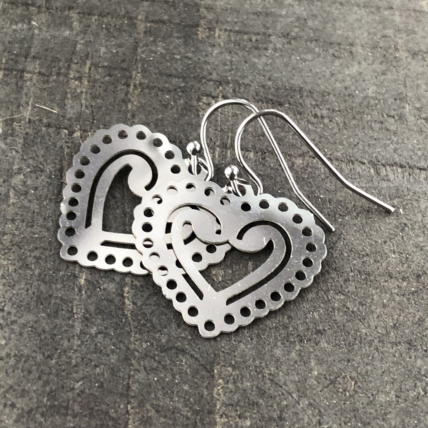 Delicate Filigree Heart Earrings – Doily-Inspired Design