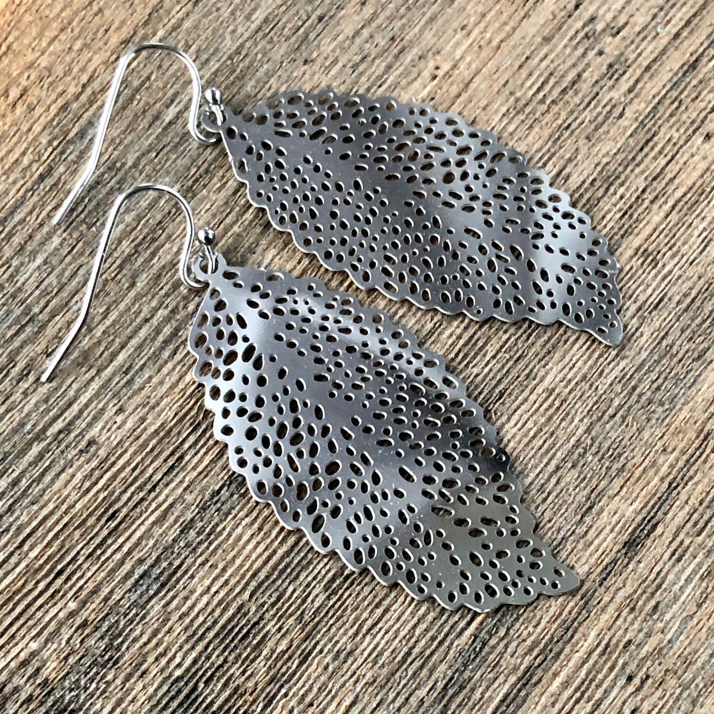 Filigree Leaf Earrings – Long Feather-like Leaves with Cutout Design