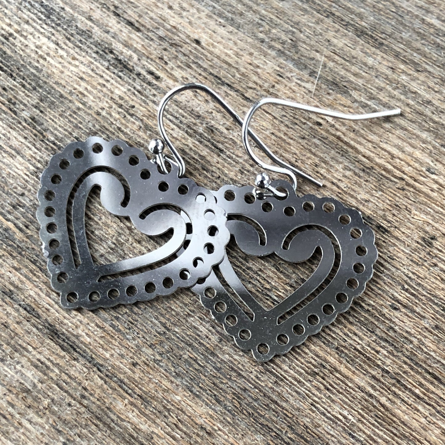 Delicate Filigree Heart Earrings – Doily-Inspired Design