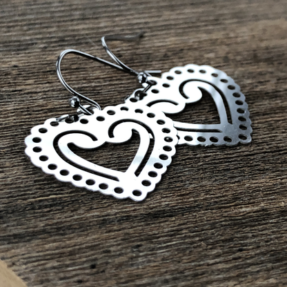 Delicate Filigree Heart Earrings – Doily-Inspired Design