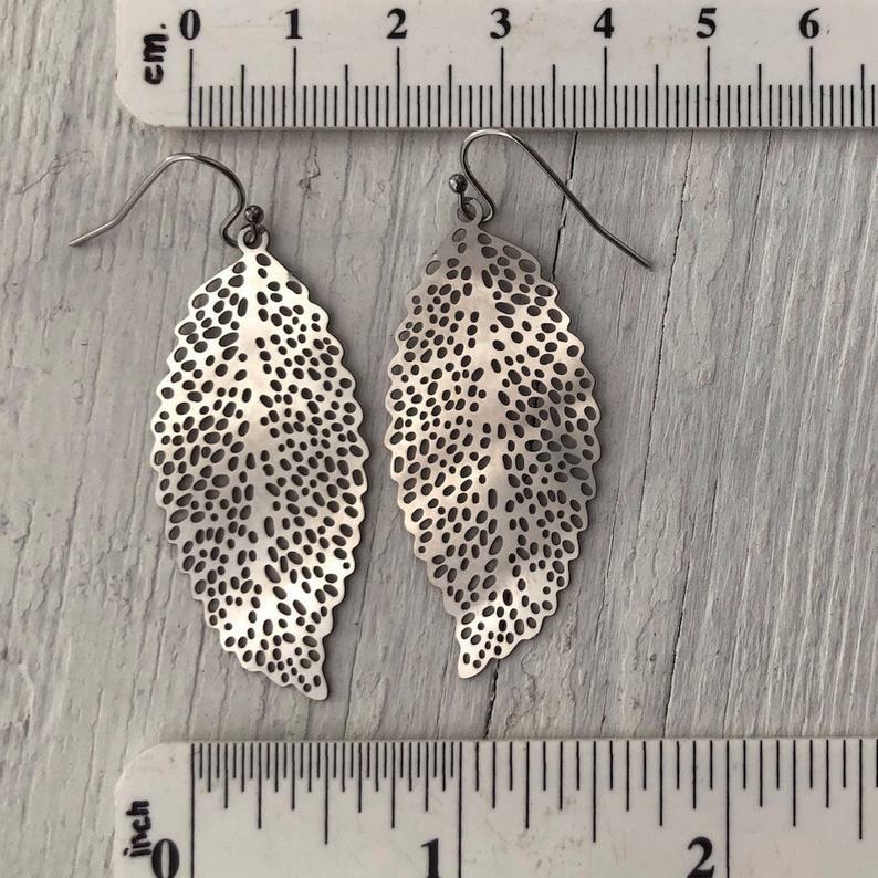 Filigree Leaf Earrings – Long Feather-like Leaves with Cutout Design