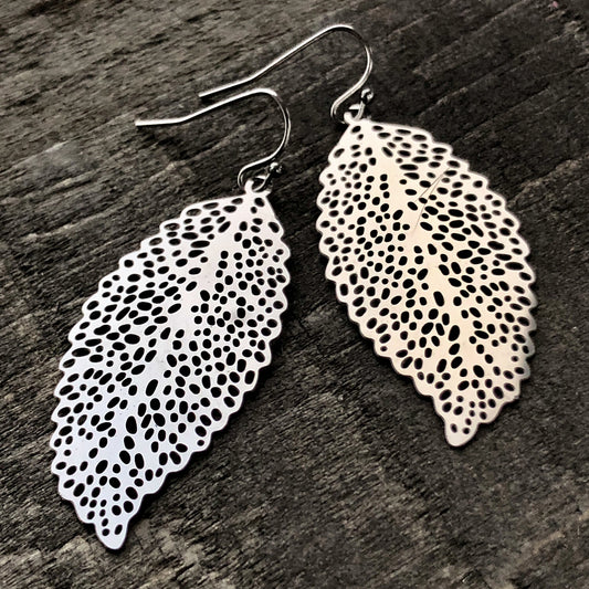 Filigree Leaf Earrings – Long Feather-like Leaves with Cutout Design